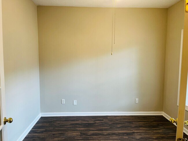 Photo - Beautiful 4 bedroom home sitting on 3 acres in Senoia! Must see!