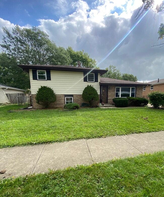 Photo - 20025 Brook Ave