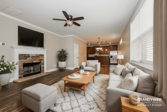 Photo - 18 E Newnan Rd