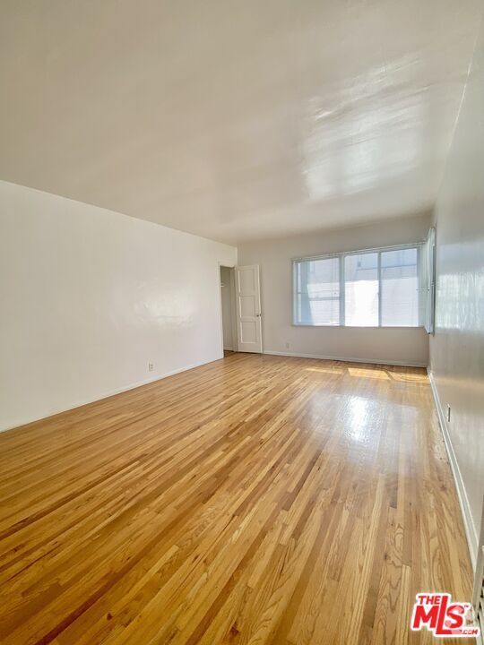 Building Photo - 2023 S Sherbourne Dr Unit 2025 1/2 Rental