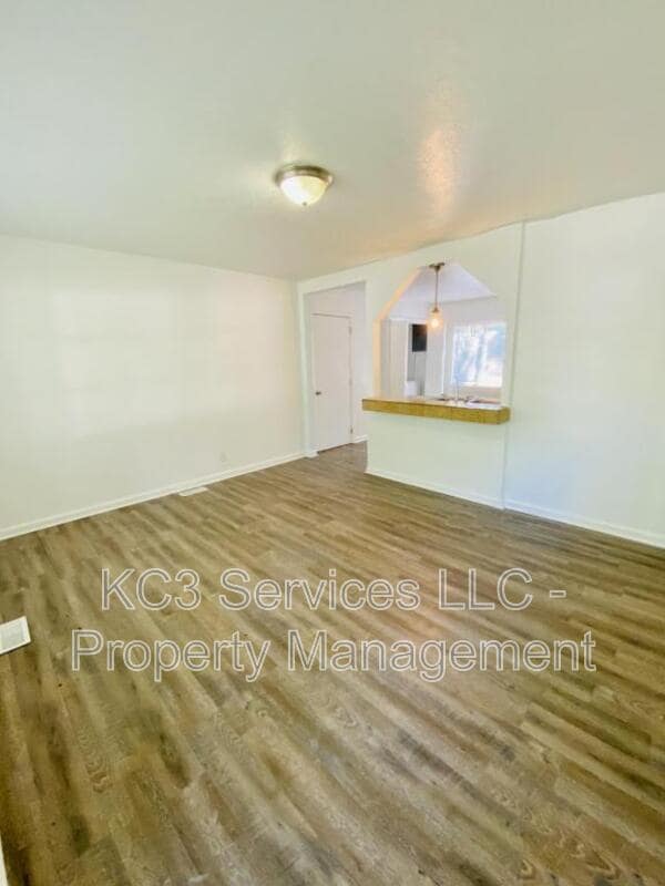 Photo - 9303 Stark Ave