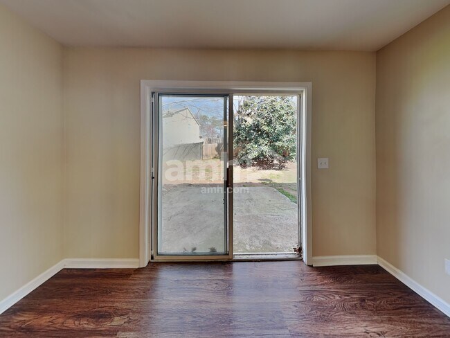 Photo - 4362 Walforde Blvd