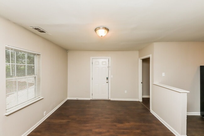 Photo - 730 Parker St