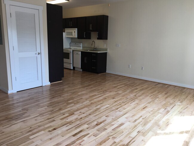 Photo - One West Jackson Apartments