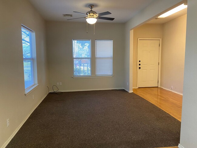 Photo - 3 BEDROOM, NEAR SCOTT AND WHITE