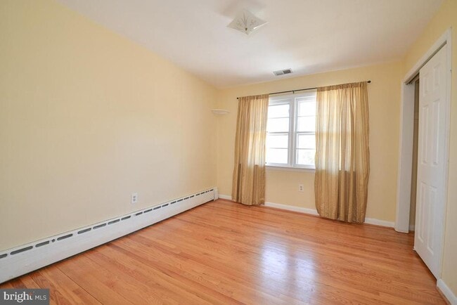 Photo - 3035 Hazelton St