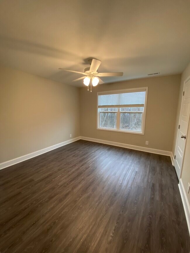 Photo - 1023 Glenkirk Dr