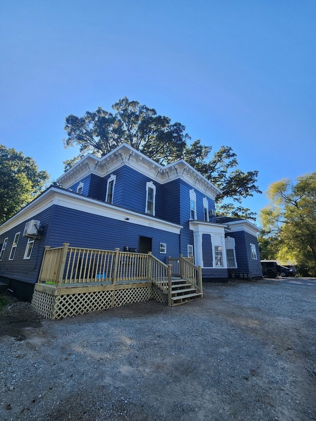 Photo - Large one bedroom one bath upstairs apartment Unit 422-D South Union Street