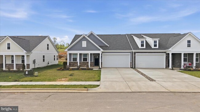 Photo - 115 Trellis View Ln