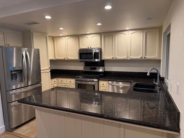 Photo - 2471 Nielsen St