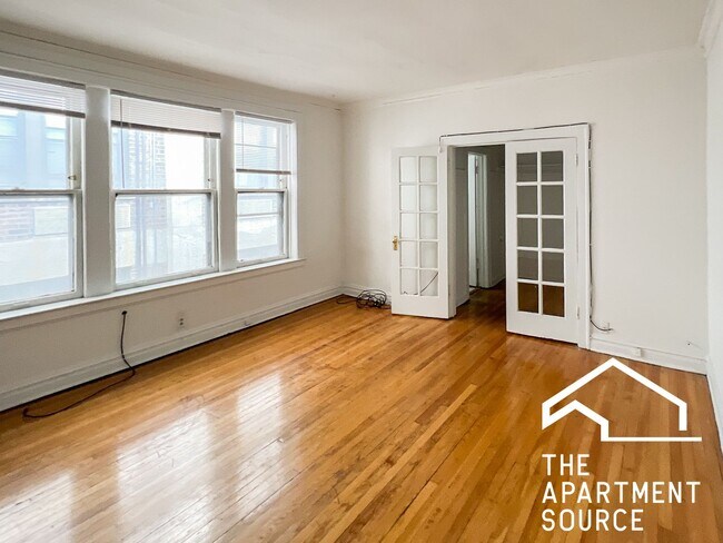Photo - 432 W Surf St Unit 208
