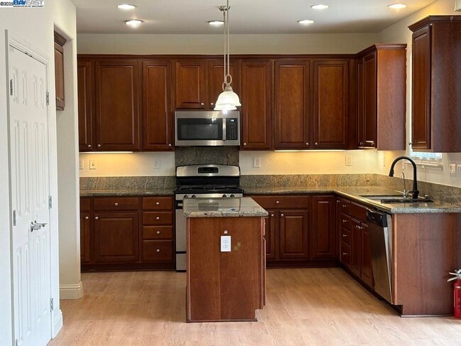 Photo - 192 S Tranquilidad St