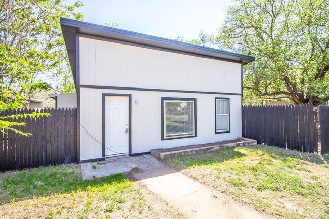 Photo - Updated 2 bed 1 bath house