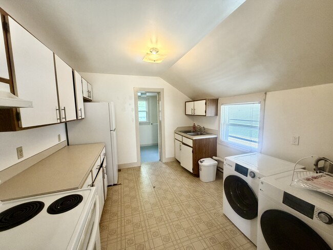 Photo - 244 5th St Unit 244.5 - 2nd Floor