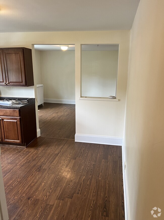 Building Photo - 1143 E Main St Unit #1 Rental