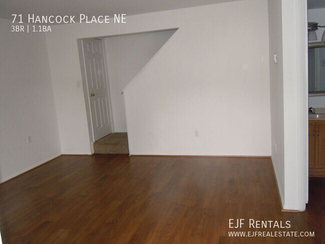 Photo - 71 Hancock Pl NE