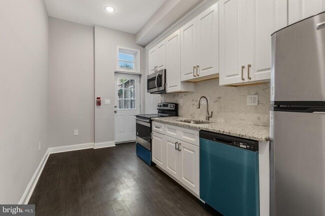 Building Photo - 624 N 35th St Unit 1