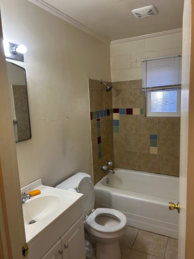 Photo - 118 Fidelity St