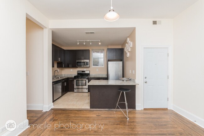 Photo - 2005 W Race Ave Unit 2