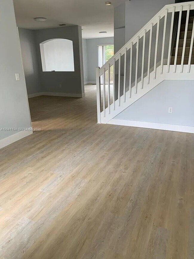 Photo - 7930 NW 108th Pl