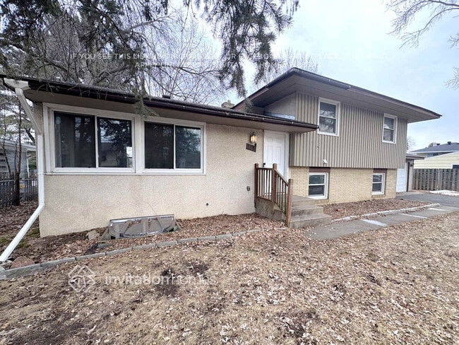 Building Photo - 2241 Randy Ave