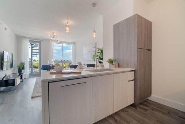 111 SE 1st Ave Unit 512