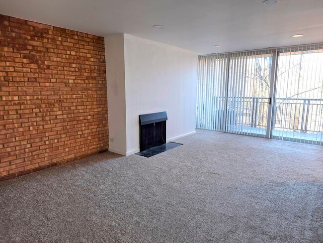 Photo - 5950 Oakwood Dr Unidad 2D