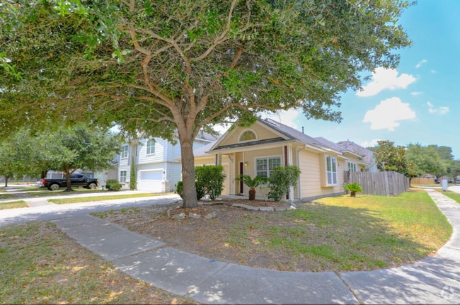 Building Photo - 12827 Pecan Shores Dr Rental