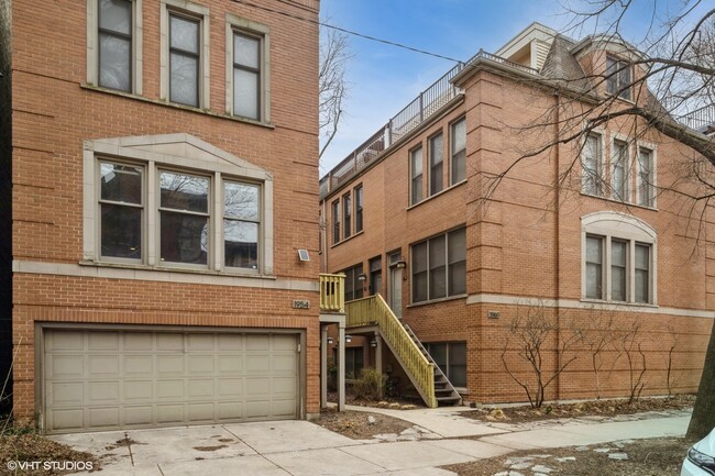 Building Photo - 1960 N Seminary Ave Unit D Rental