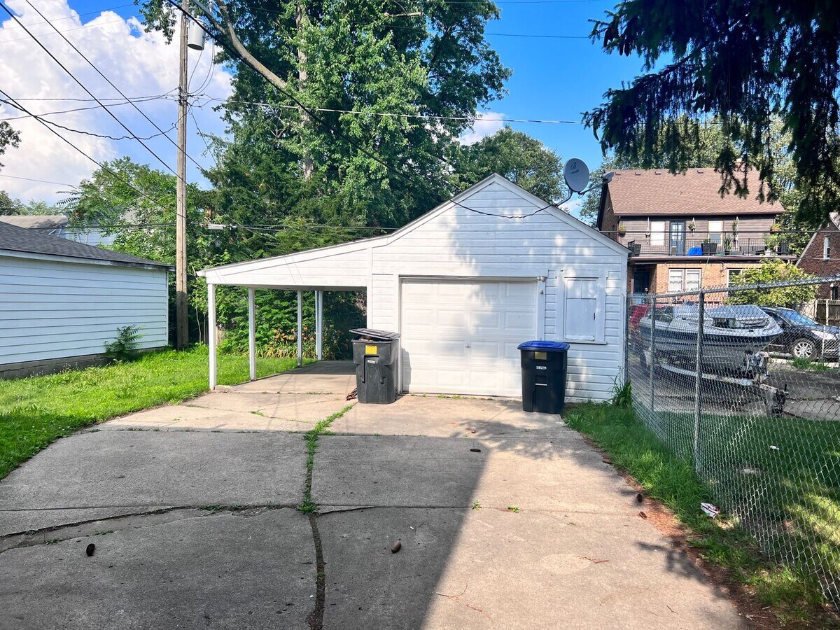 Photo - Charming Colonial! COMING SOON!