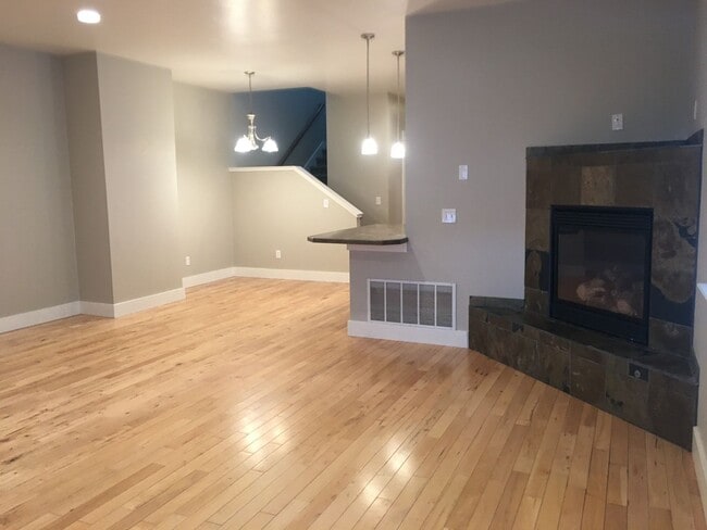 Photo - 374 Kimball Ave