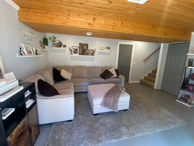 Photo - Beautifully Maintained 3 Bedroom 2 Bath Home with Garage and Fenced Yard! Pets Welcome!