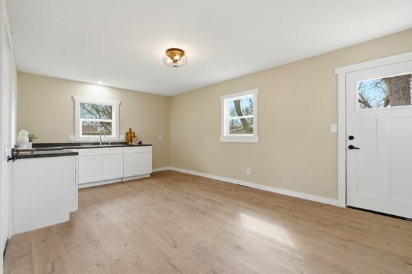 Photo - 503 S Forest Ct
