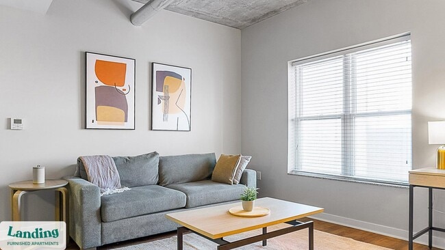 Photo - 335 W 9th St Unidad 518.1403804