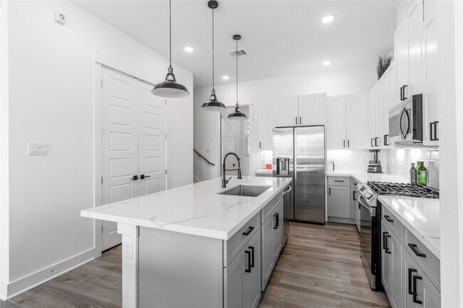 Photo - 1404 Mansfield St