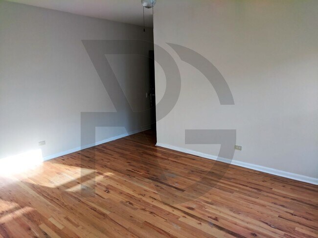 815 W Cornelia Ave Unit 817-303