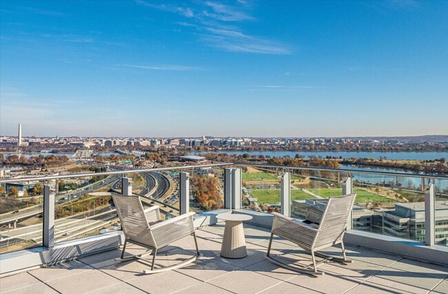 Photo - 400 Army Navy Dr Unit SI ID1043383P