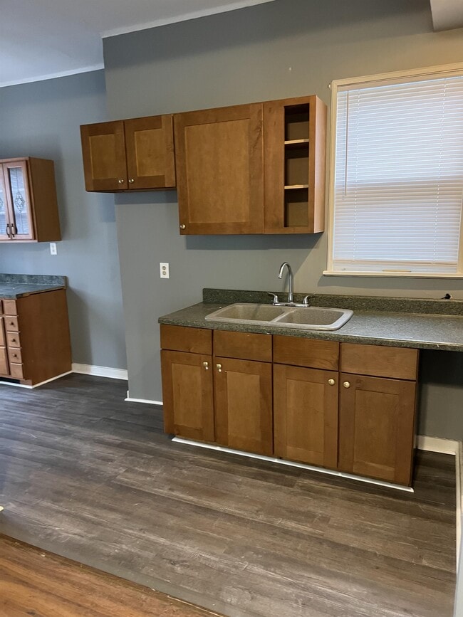 Photo - 1626 N Linn St