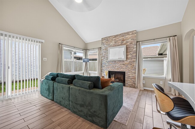 Photo - 6635 Queensclub Dr