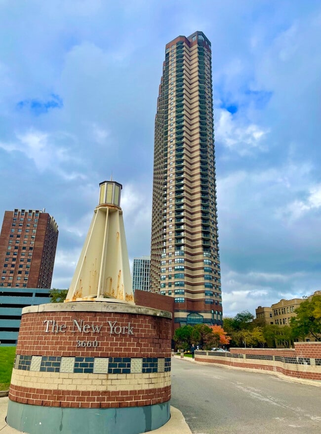 Building Photo - 3660 N Lake Shore Dr Rental