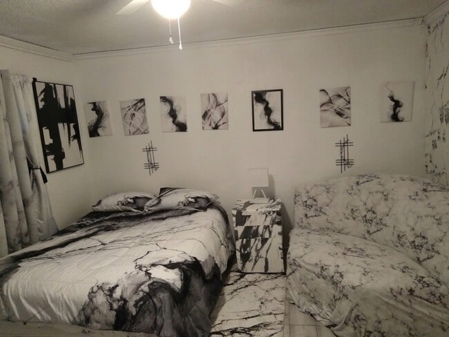 Photo - 2380 S Bardell Ave