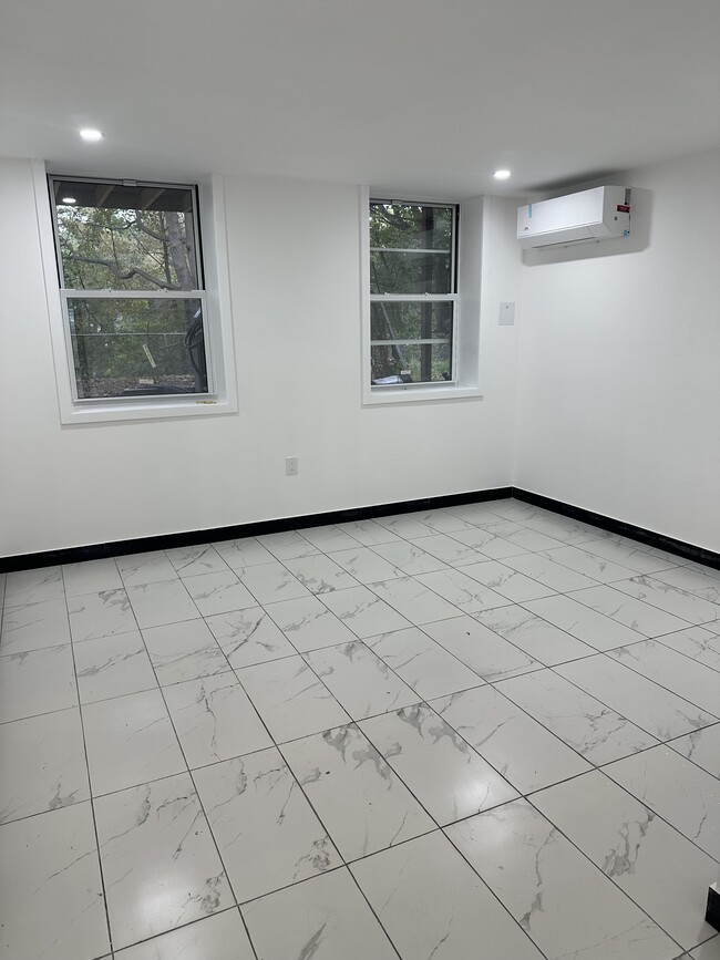 552 Congress St Unit 3