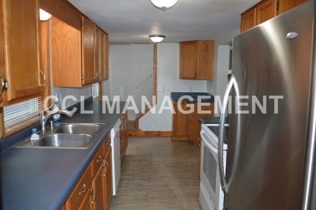 Photo - 1717 Loftsgordon Ave
