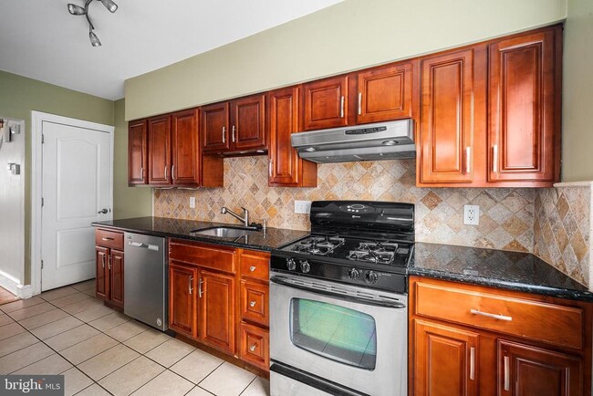 Photo - 623 Gerritt St