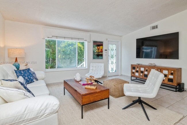 Photo - 133 E Silver Palm Ave