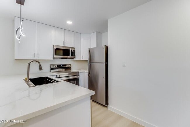 Photo - 264 Mc Donnell Ave