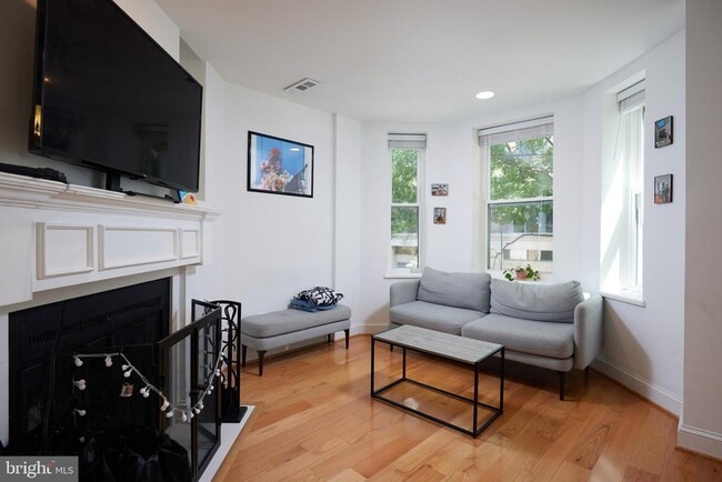 Photo - 1124 25th St NW