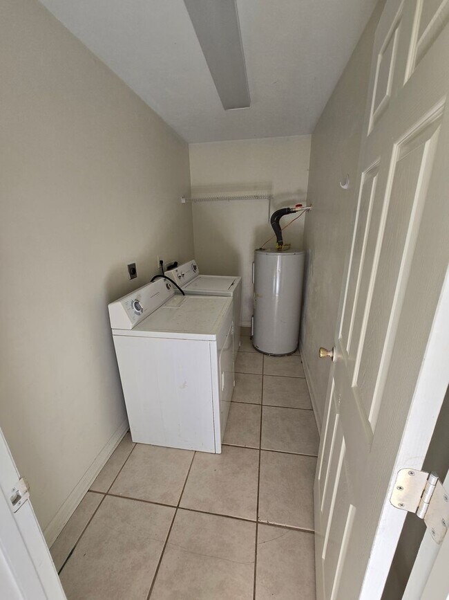 Photo - P735 Unit P735 #2