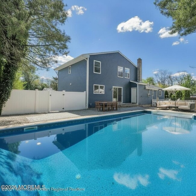 Building Photo - 1143-1145-1145 Roe Ave