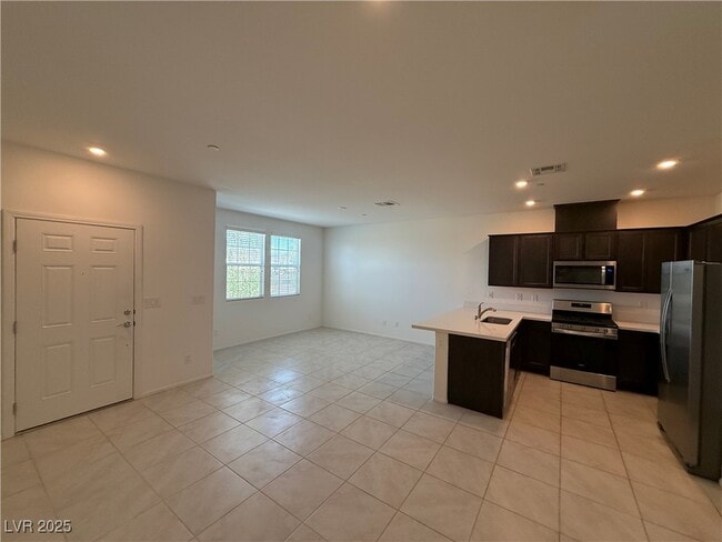 Photo - 508 Ylang Pl